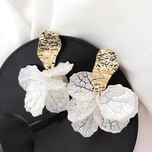 Jessica White Shell Flower Earrings